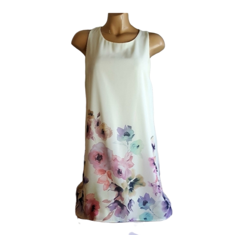 Daisies cream floral linned Dress size M